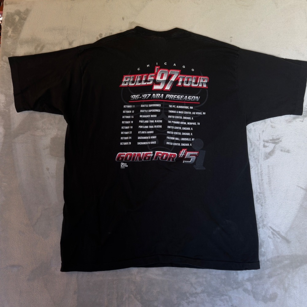 Vintage 1997 Chicago Bulls Quest Continues NBA Preseason Tour T-Shirt Pro Player - Picture 2 of 11